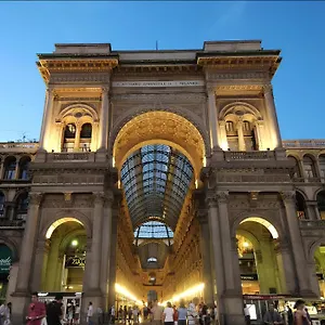 Appartement Gardone - Ampio Con 2 Da Letto - Comodo Per Duomo!, Milan